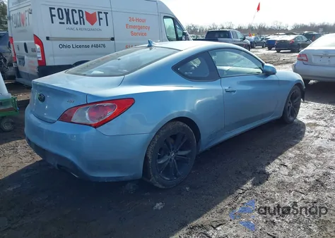 2010 Hyundai Genesis 2.0T z USA, uszkodzony, nr VIN KMHHT6KD6AU004802